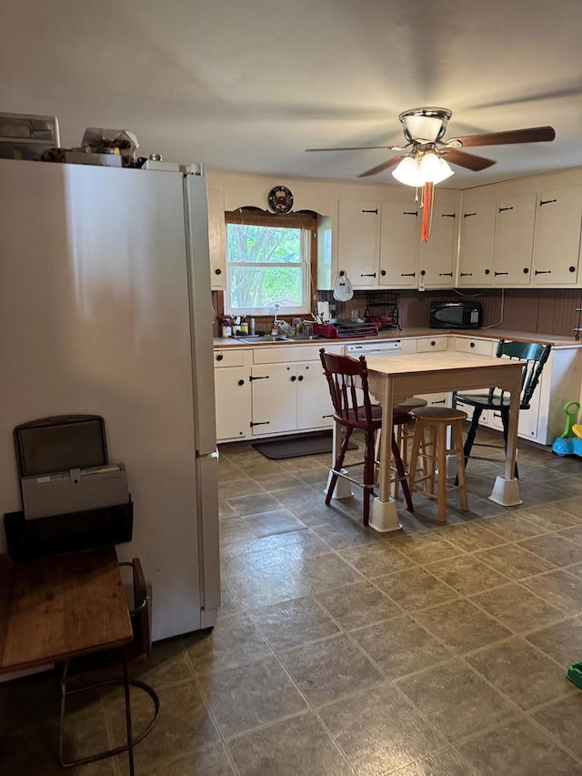 22338 Accomac Rd, Accomac, VA 23301 - dining room with a ceiling fan