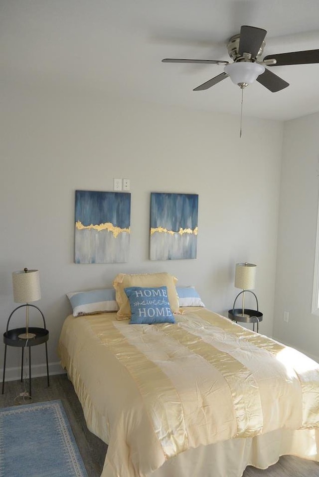 bedroom featuring ceiling fan