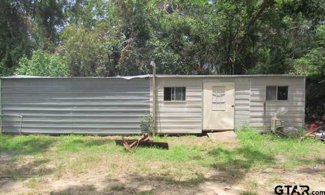 view of outdoor structure