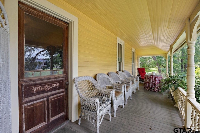 502 E Montgomery St, Crockett, TX 75835 - view of wooden porch