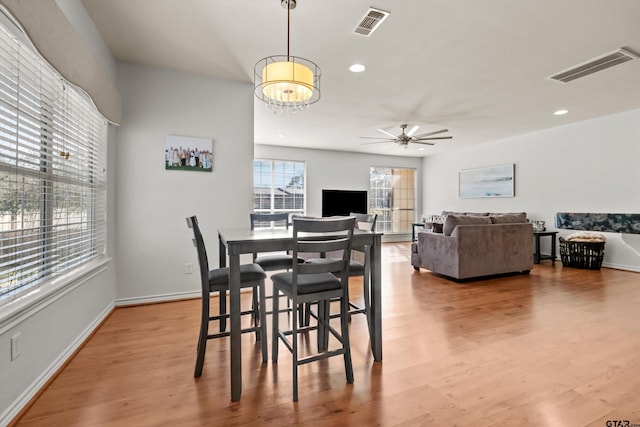 dining space featuring visible vents, recessed lighting, baseboards, and light wood-style floors