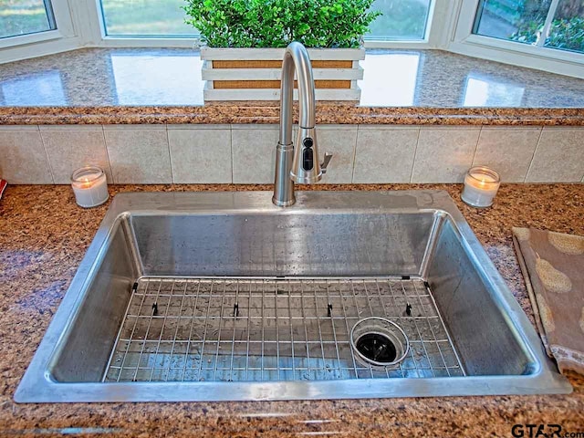 704 Wellington St, Tyler, TX 75703 - kitchen view of tasteful backsplash