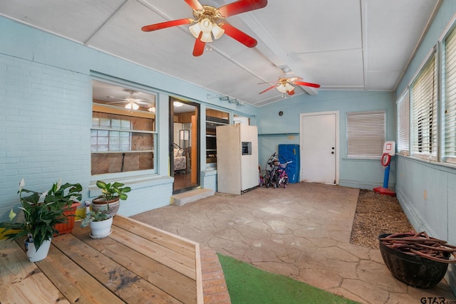 sunroom with vaulted ceiling