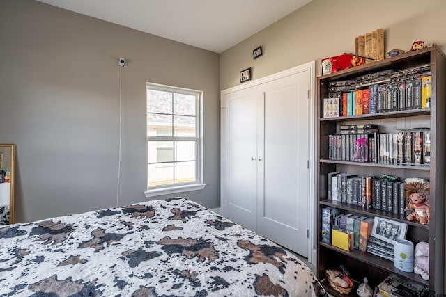 bedroom with a closet