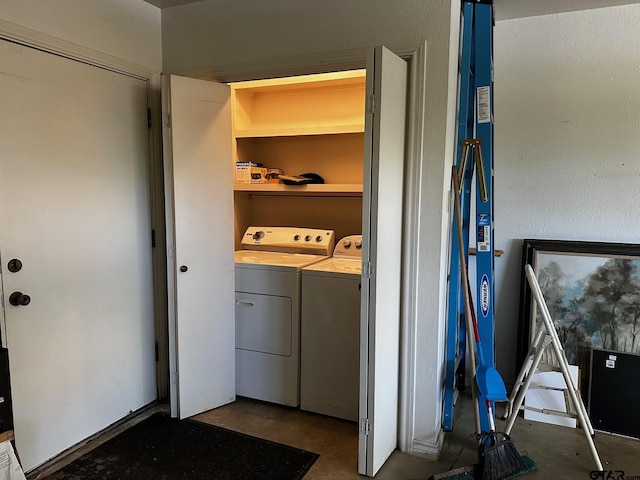 811 Windmill Ln, Athens, TX 75751 - laundry area featuring washer and dryer