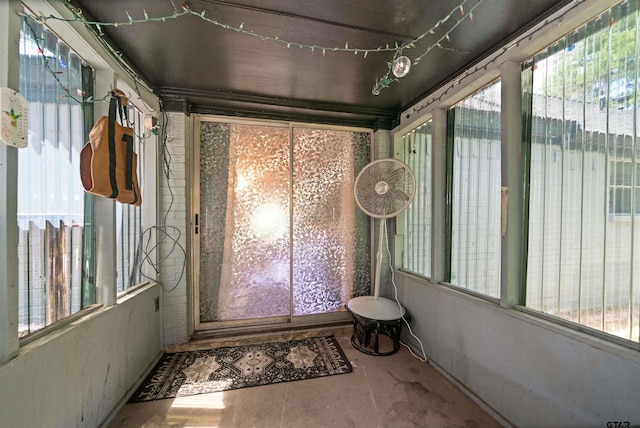 110 Utah St, Van, TX 75790 - sunroom with plenty of natural light and concrete floors