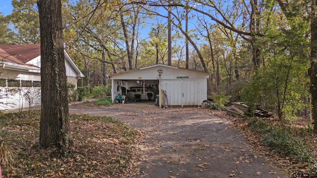 view of outdoor structure