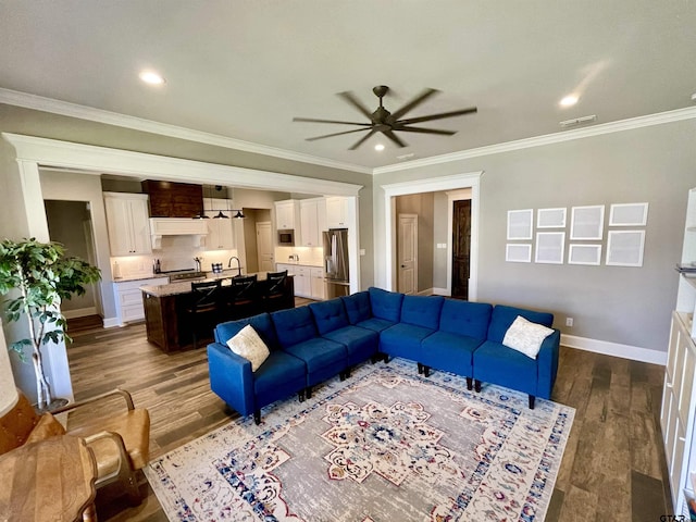 909 Charlie, Whitehouse, TX 75791 - living room featuring a ceiling fan, baseboards, dark wood-style flooring, crown molding, and recessed lighting