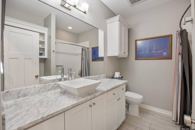 759 Hampton Hill Hill, Tyler, TX 75703 - bathroom with vanity and curtained shower