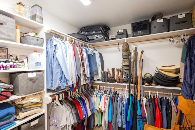 2505 W Gay Ave, Gladewater, TX 75647 - view of spacious closet