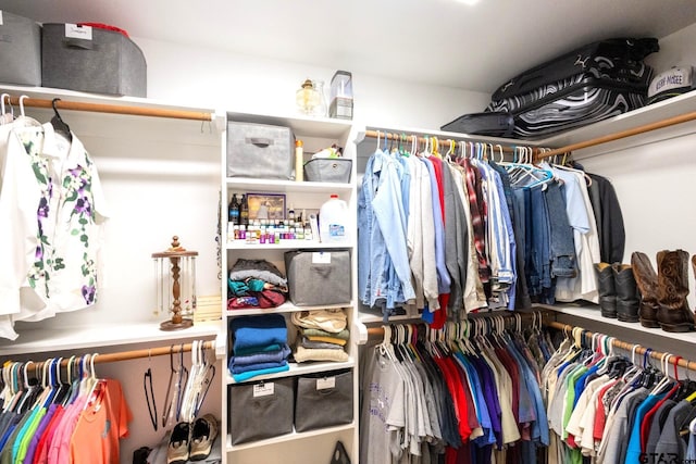 2505 W Gay Ave, Gladewater, TX 75647 - view of spacious closet