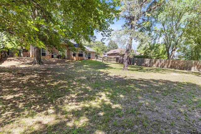 1737 Bearwood Ln, Tyler, TX 75703 - view of yard