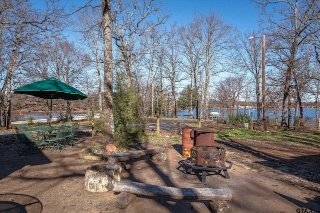 view of yard featuring a water view