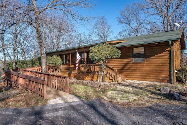 view of front of property