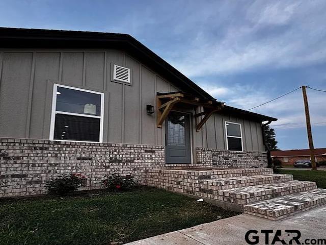 207 Oaklawn Dr, Henderson, TX 75652 - photo 2