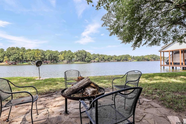306 Lake Dr, Mount Vernon, TX 75457 - view of patio featuring a water view
