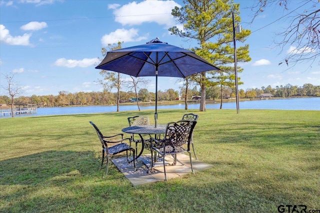 view of yard with a water view