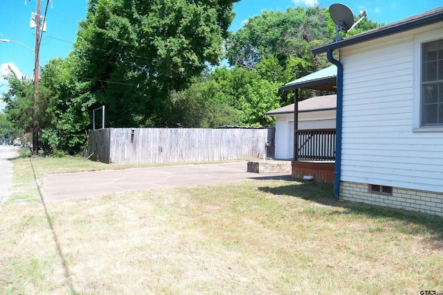 411 N College St, Lindale, TX 75771 - view of yard