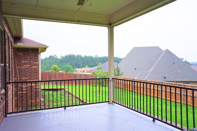 balcony with ceiling fan