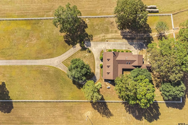 birds eye view of property featuring a rural view