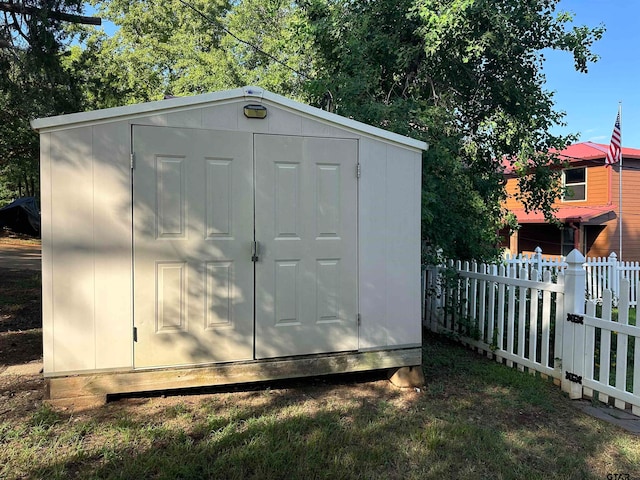 view of outbuilding