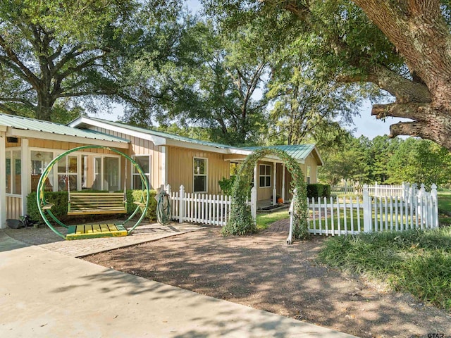 view of front of property