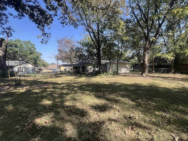 625 S Buffalo St, Canton, TX 75103 - view of yard