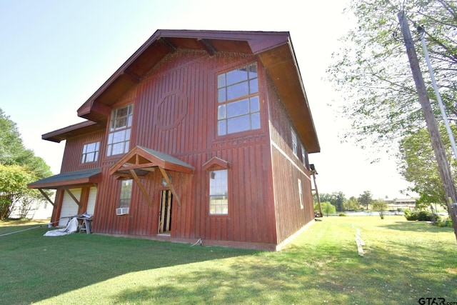 exterior space featuring a lawn