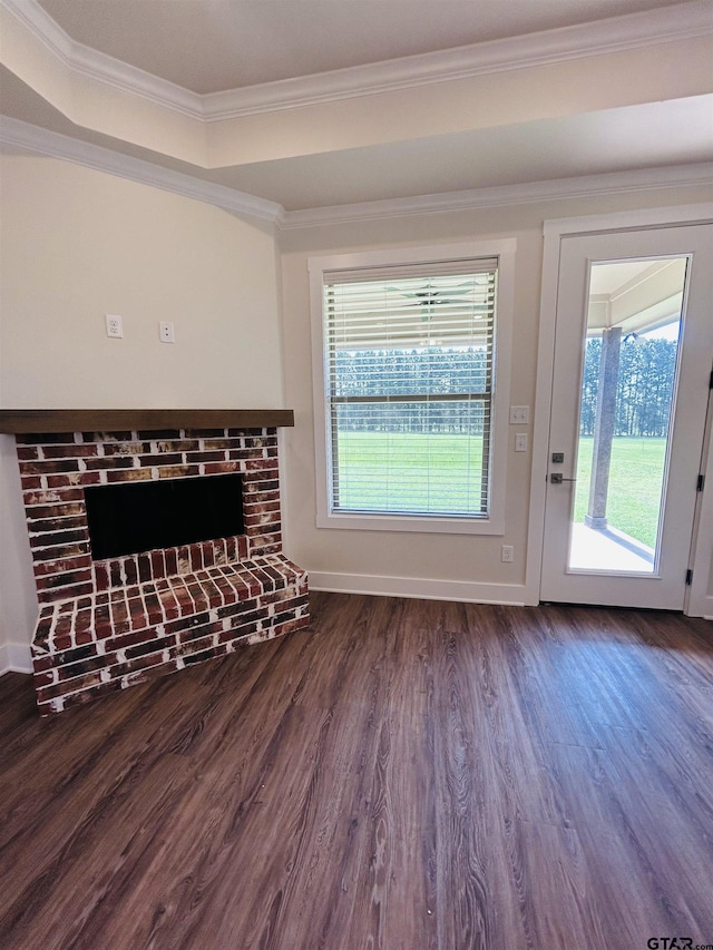 15033 High Country Acres Ln, Tyler, TX 75706 - unfurnished living room featuring crown molding, dark wood-style flooring, and plenty of natural light