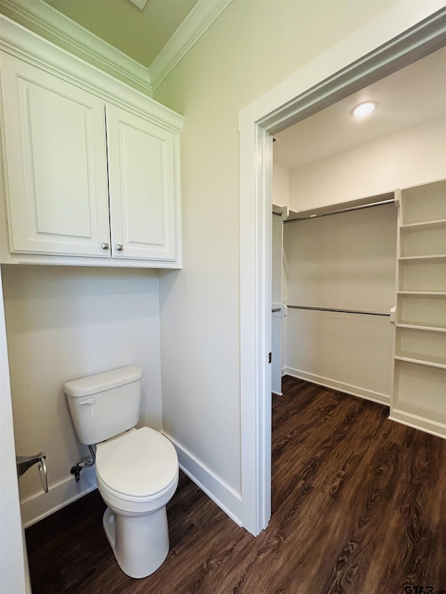 15033 High Country Acres Ln, Tyler, TX 75706 - bathroom with wood finished floors and ornamental molding