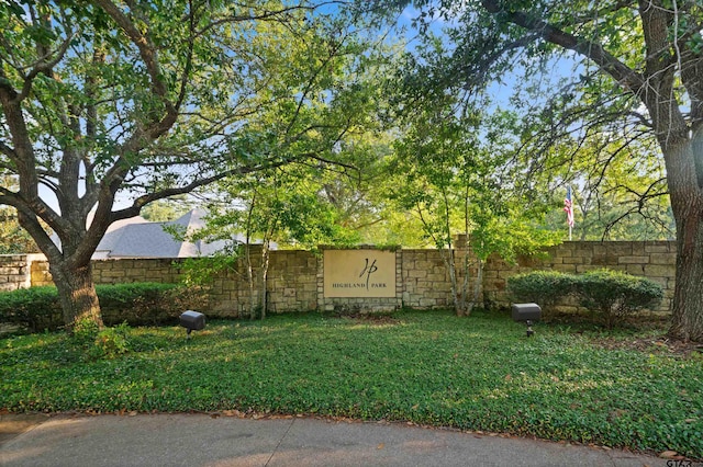 Listing photo 2 for 1973 Highland Park, Tyler TX 75701