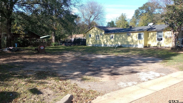 Listing photo 2 for 607 Corrigan St, Kilgore TX 75662