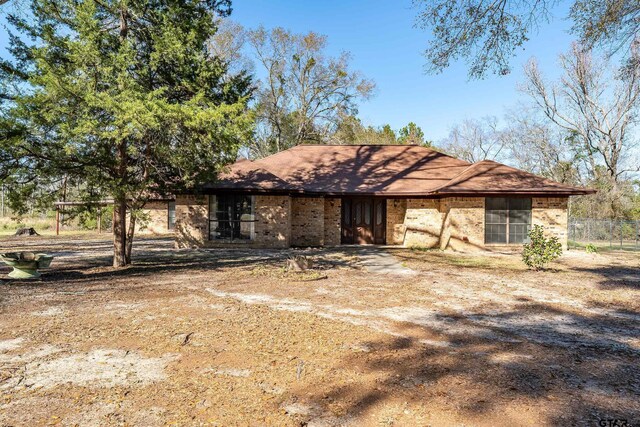 507 E Longview St, Arp, TX 75750 - view of front facade