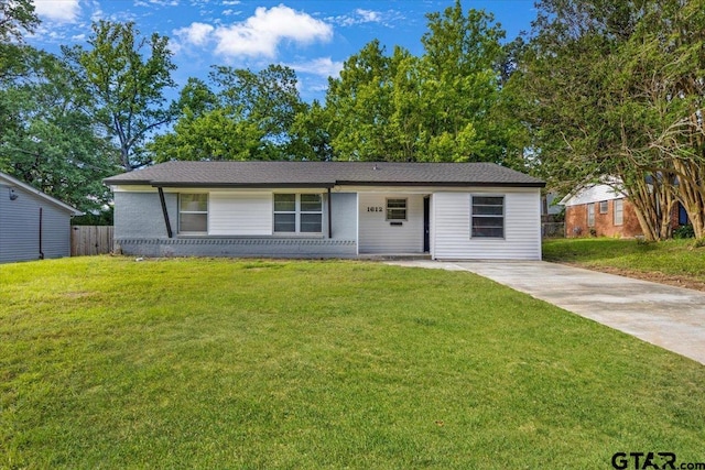 1612 Woodland Hills Dr, Tyler, TX 75701 - view of front facade with concrete driveway
