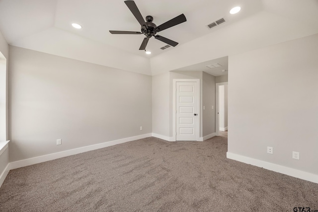 unfurnished room featuring carpet floors and ceiling fan