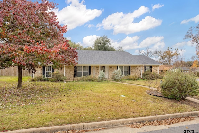 view of front of property with a front yard