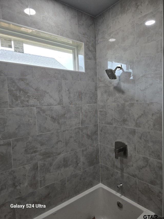 913 Alex Dr, Whitehouse, TX 75791 - full bathroom featuring  shower combination
