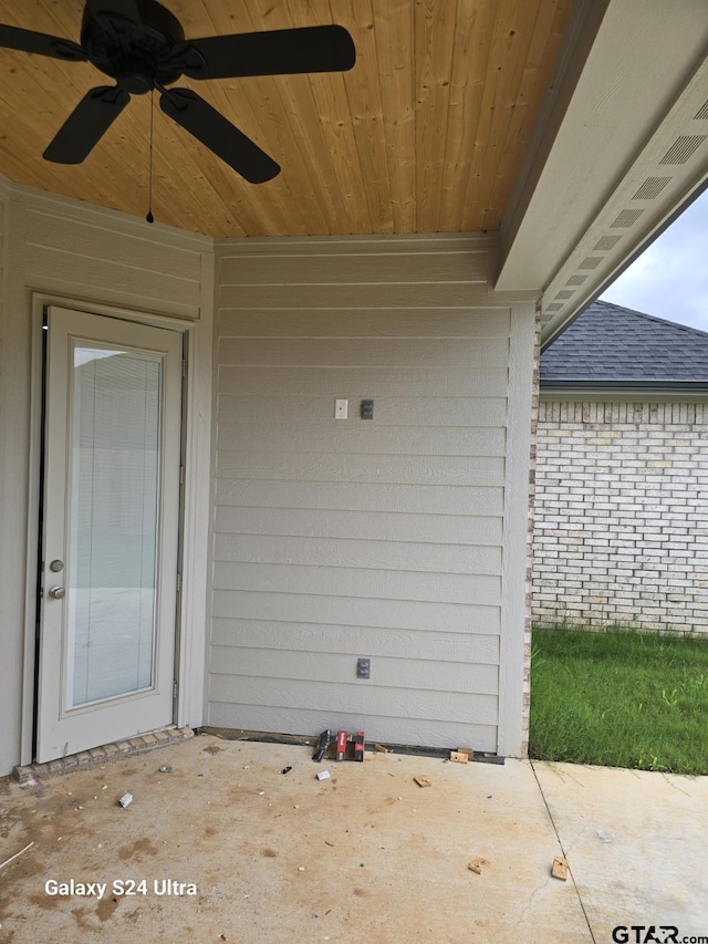 913 Alex Dr, Whitehouse, TX 75791 - view of patio / terrace with ceiling fan