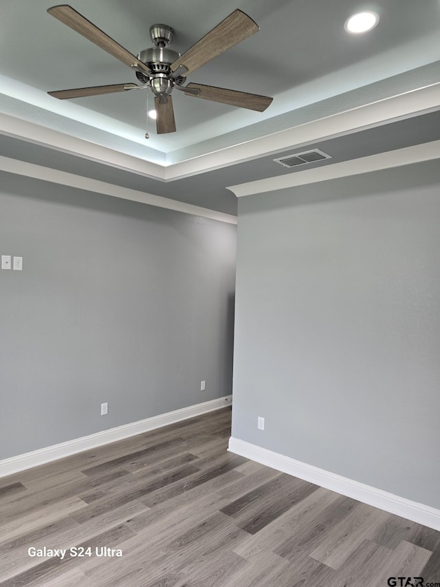 913 Alex Dr, Whitehouse, TX 75791 - unfurnished room featuring wood finished floors, recessed lighting, and ceiling fan