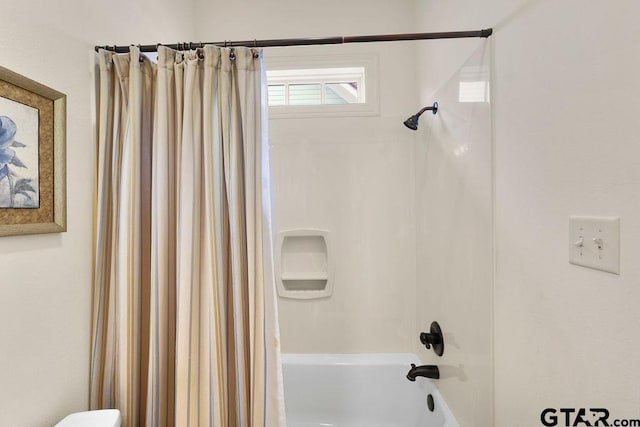 4007 Spartanburg Ln, Tyler, TX 75701 - full bathroom featuring shower / tub combo with curtain and toilet