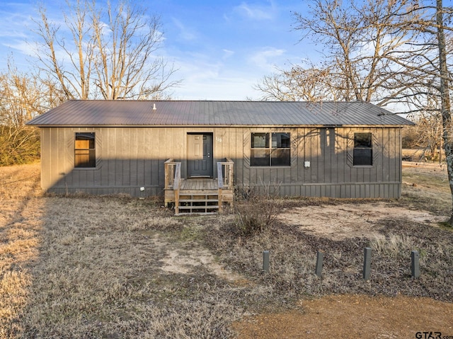 view of front of property