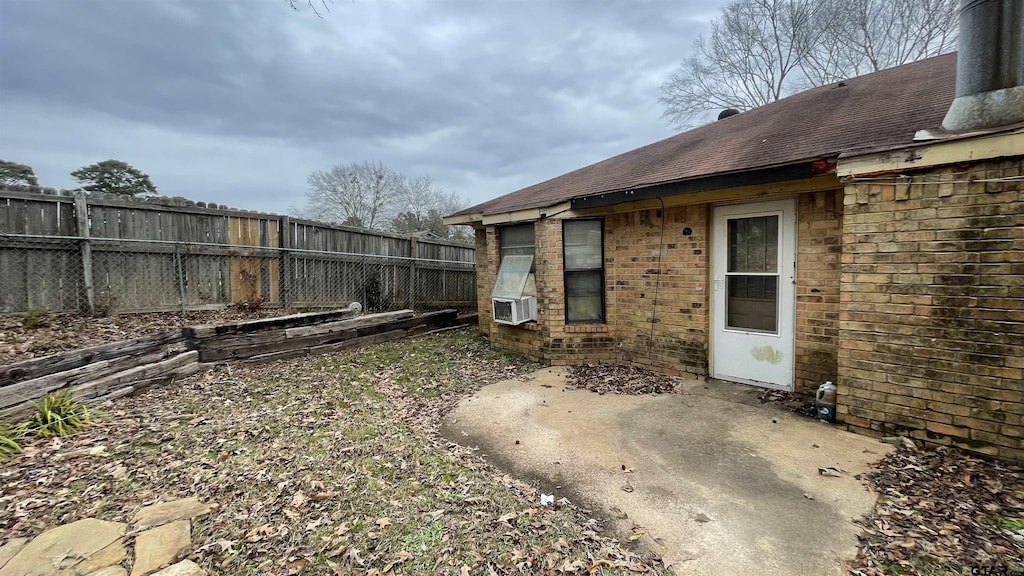 view of yard with a patio area