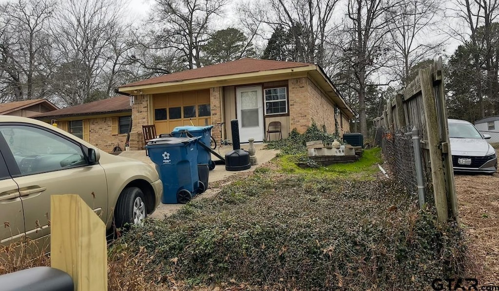 view of front of property