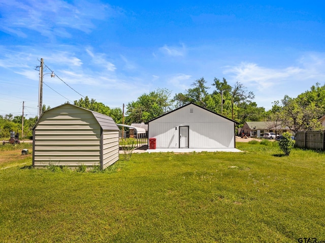 924 Kaufman St, Mount Vernon, TX 75457 - view of yard with an outbuilding and a pole building