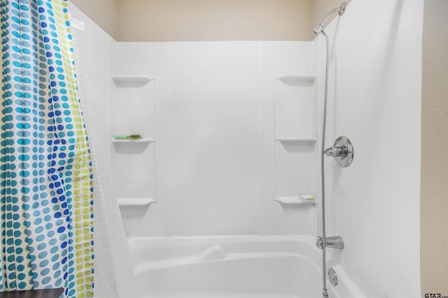 18058 Whispering Pines Rd, Flint, TX 75762 - bathroom featuring shower / tub combo with curtain
