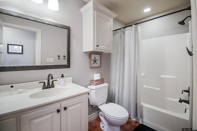 18424 Whipporwill, Flint, TX 75762 - bathroom featuring vanity, toilet, and shower / tub combo