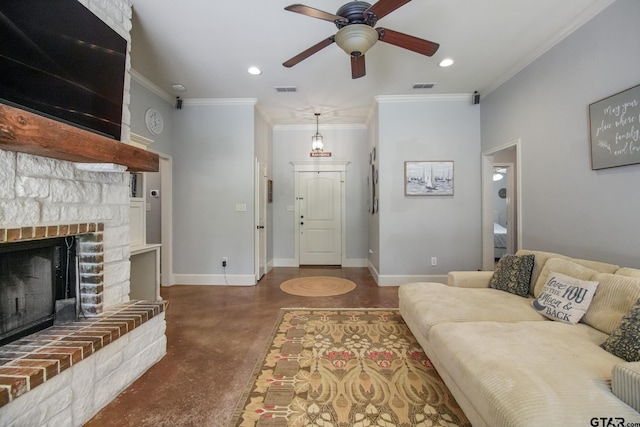 18424 Whipporwill, Flint, TX 75762 - living area with concrete floors, a ceiling fan, crown molding, recessed lighting, and baseboards