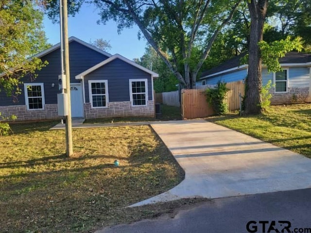 208 Lenox, Pittsburg, TX 75686 - photo 2