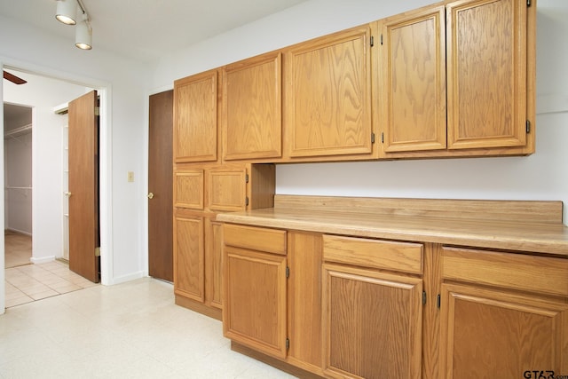 2759 Lake Breeze Dr, Chandler, TX 75758 - kitchen featuring light countertops
