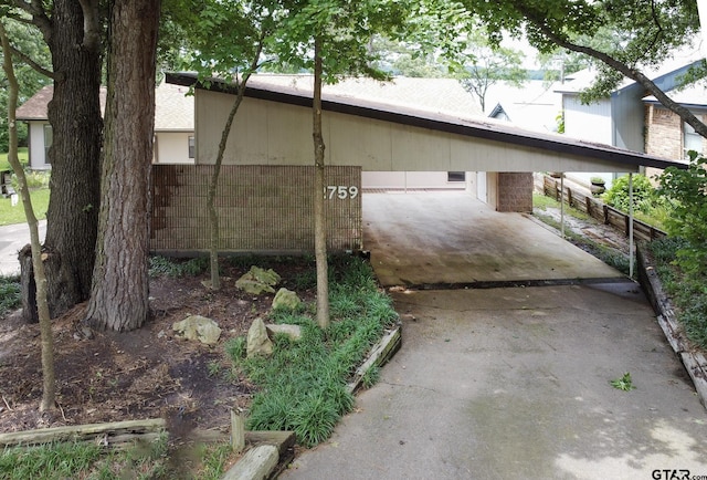2759 Lake Breeze Dr, Chandler, TX 75758 - view of side of home